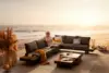 Gartenloung auf Terrasse vor dem Meer